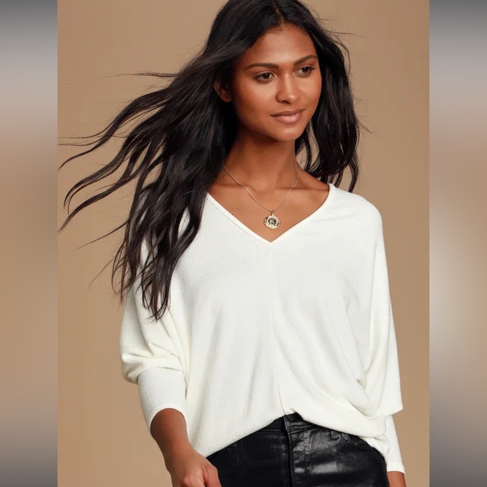 Lulu’s Ivory V-Neck Dolman Sleeve Top